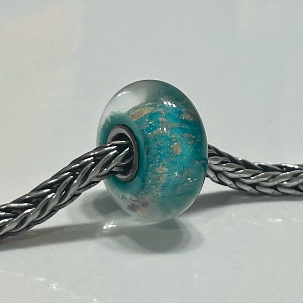 Authentic Trollbeads Free Fantasy Bead 30056